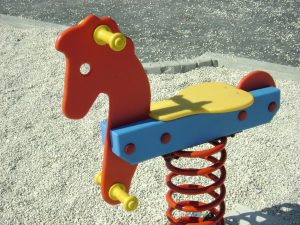 Njihalica na jednoj opruzi za jedno dijete, konjić