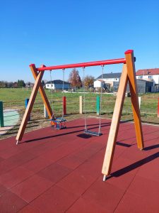 Ljuljačka s dvije sjedalice