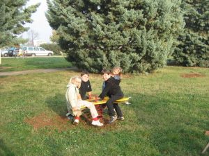 Njihalica na jednoj opruzi za četvero djece, kornjača